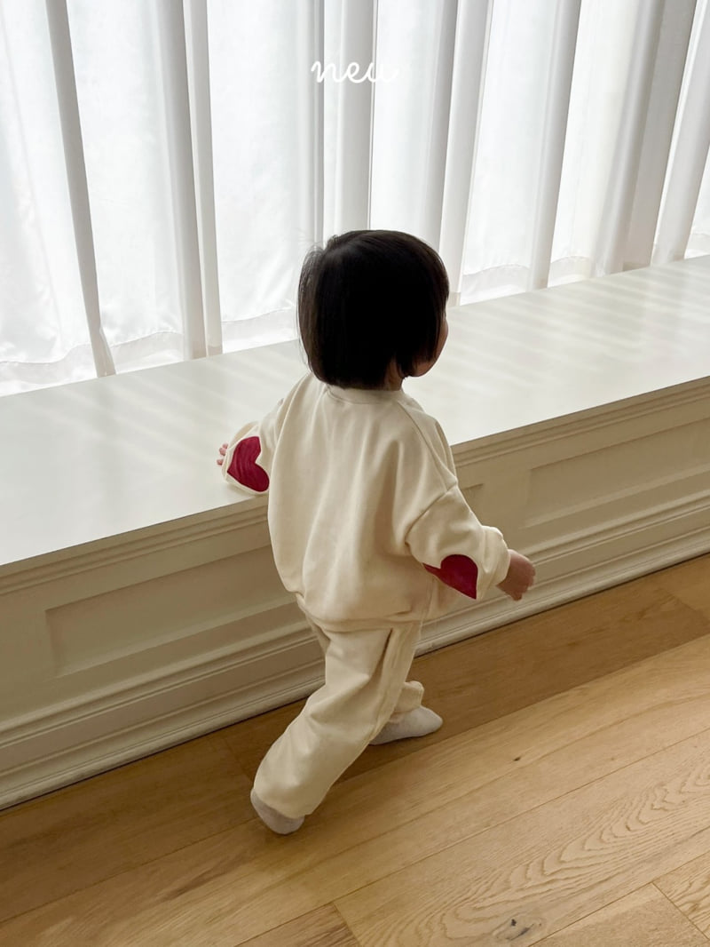Neu - Korean Children Fashion - #kidsshorts - Heart Patch Sweatshirts - 3