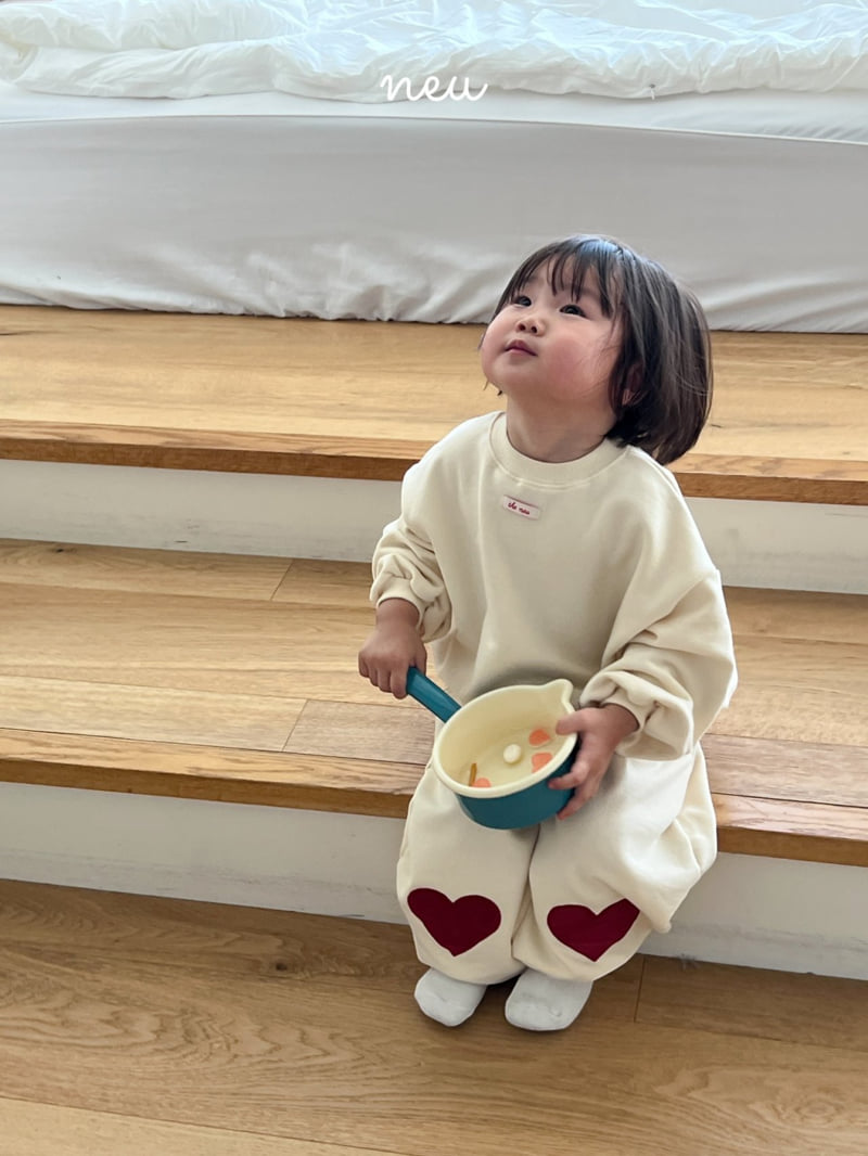Neu - Korean Children Fashion - #kidsshorts - Heart Patch Sweatshirts - 4