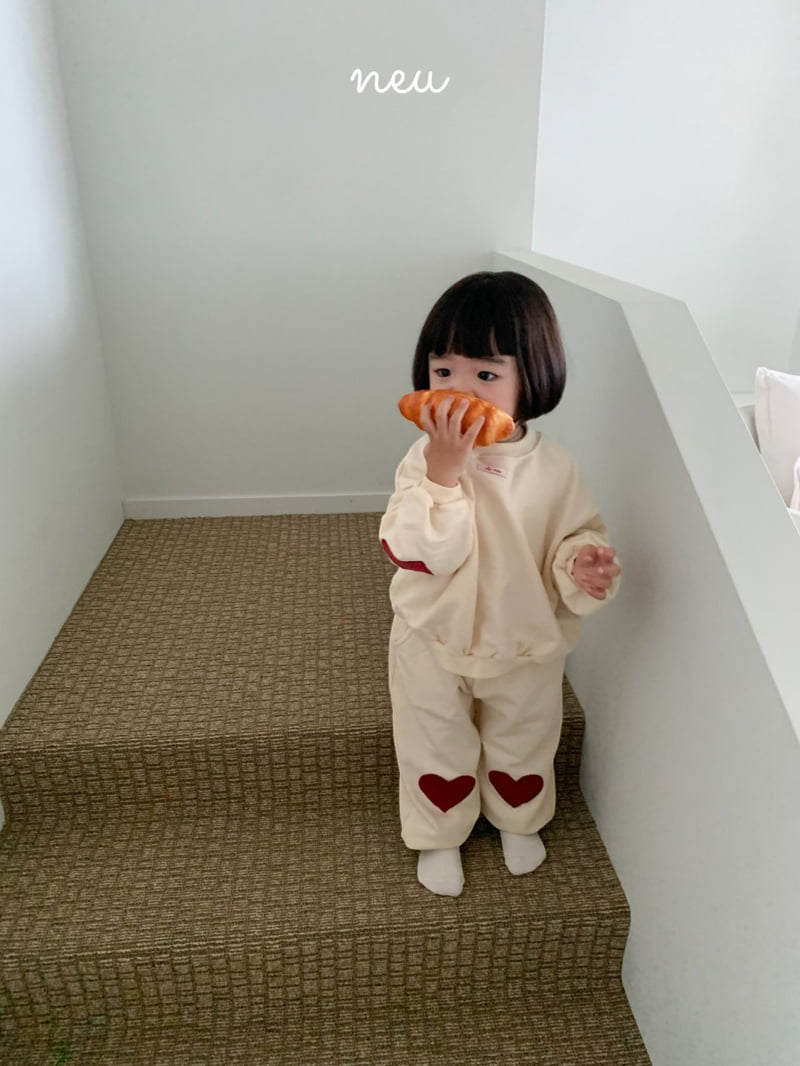 Neu - Korean Children Fashion - #littlefashionista - Heart Patch Sweatshirts - 7