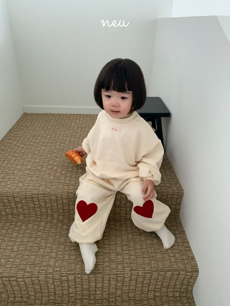 Neu - Korean Children Fashion - #minifashionista - Heart Patch Sweatshirts - 9