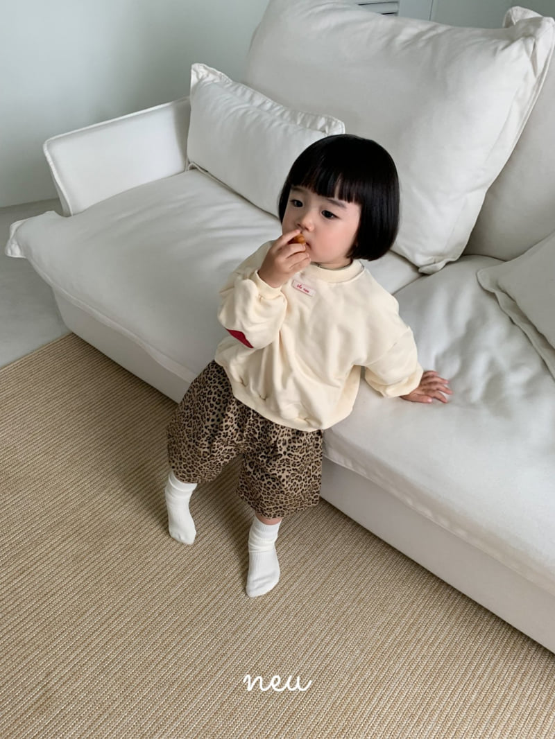 Neu - Korean Children Fashion - #prettylittlegirls - Heart Patch Sweatshirts - 10
