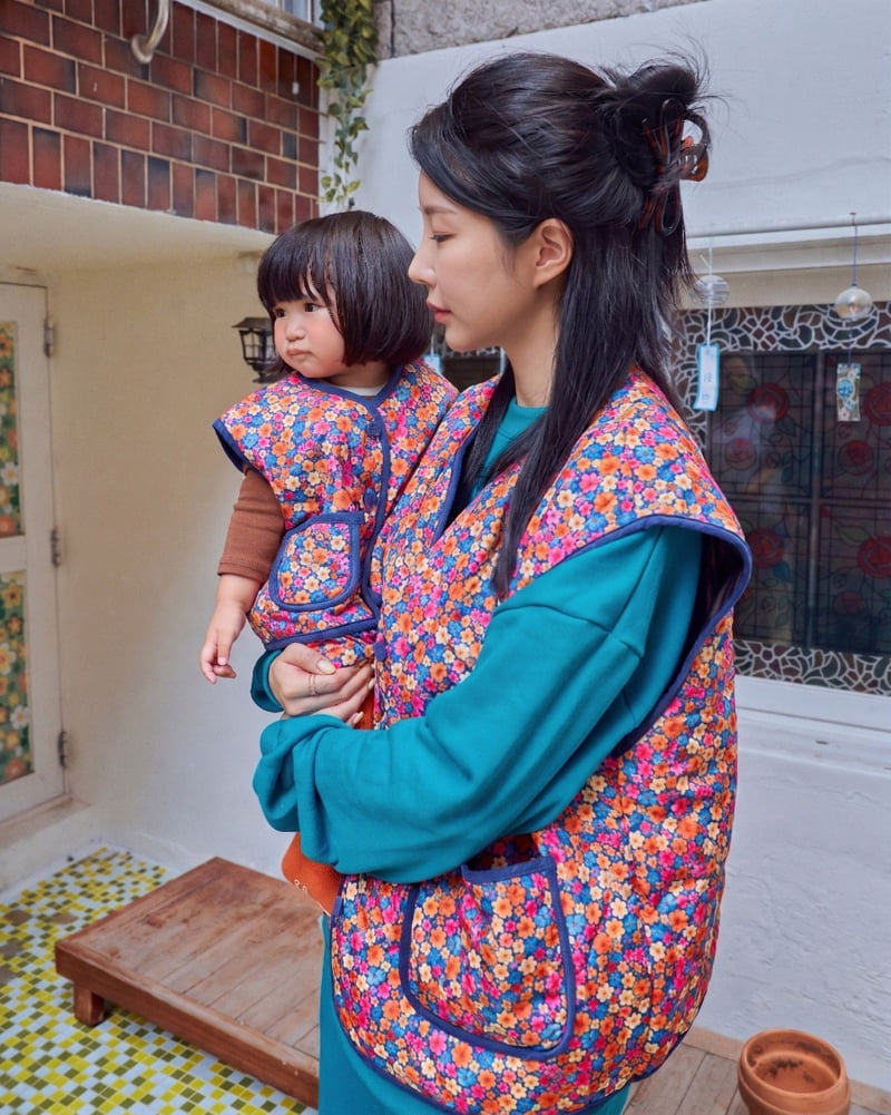 Oott Bebe - Korean Women Fashion - #momslook - Grandma Kimjang Vest (Adult) - 3