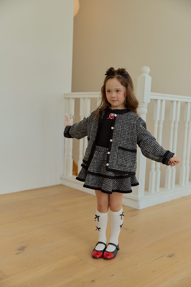 Sera - Korean Children Fashion - #childrensboutique - Mini Heart Neck Tee - 9