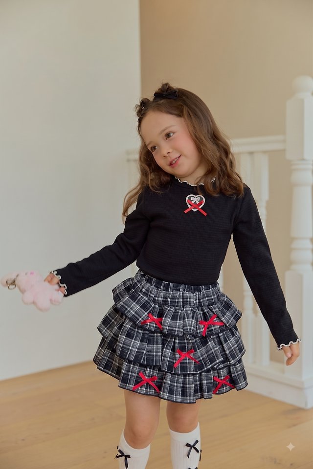 Sera - Korean Children Fashion - #littlefashionista - Mini Heart Neck Tee