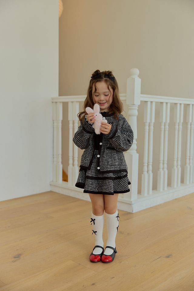 Sera - Korean Children Fashion - #toddlerclothing - Mini Heart Neck Tee - 6