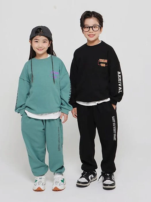 Team Top & Bottom Set Team Top & Bottom Set by Ggomenge for Child - catalog view