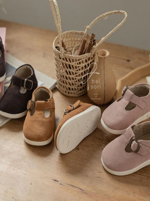 Peekaboo Squeaky Shoes Peekaboo Squeaky Shoes by Babyzzam for Child - catalog view