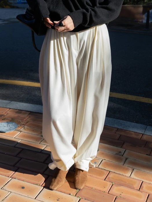 Wool Blended Pleated Pintuck Wide Harem Pants Wool Blended Pleated Pintuck Wide Harem Pants by Inssense for Women - catalog view