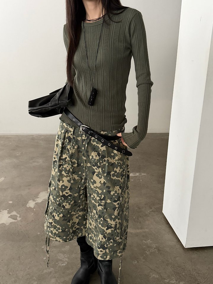 How 3/4 Cargo Pants by Foset for Women - view 12