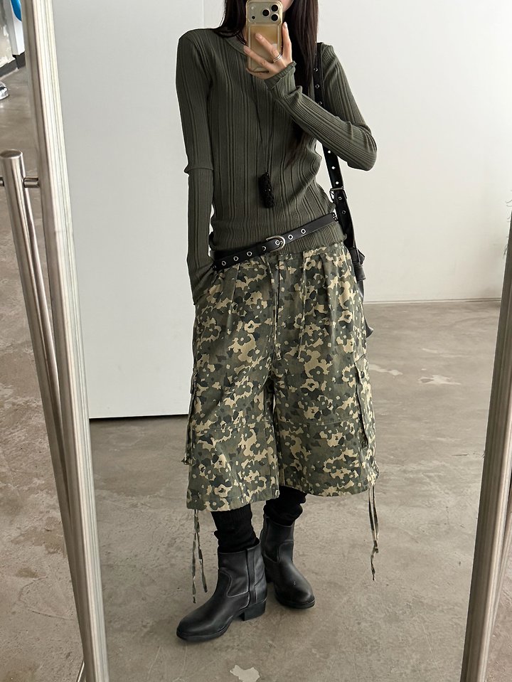 How 3/4 Cargo Pants by Foset for Women - view 10