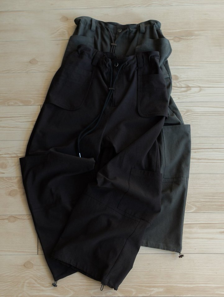 Peach-Washed Multi-Pocket Cargo Wide Pants by Inssense for Women - view 11