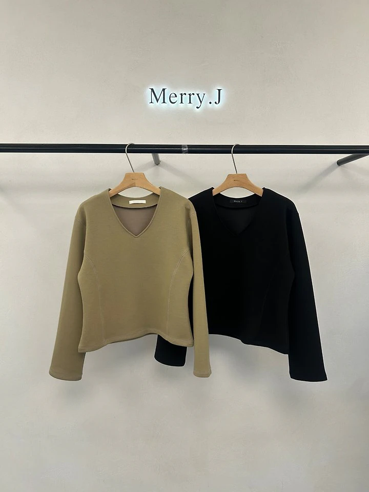 Flat V-Neck Tee + Flat Long Skirt by Merry J for Women - view 4