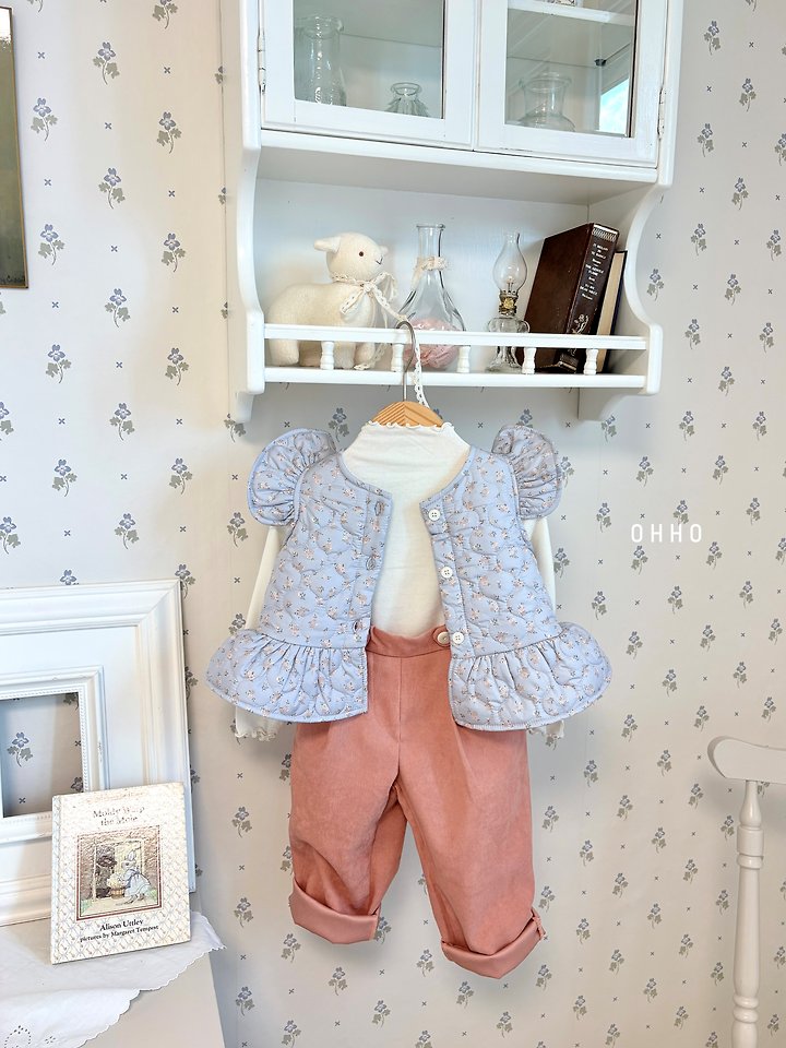 Rose Quilting Frill Vest by Ohho for Child - view 6