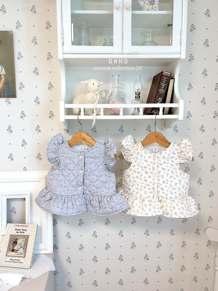 Rose Quilting Frill Vest by Ohho for Child - view 1