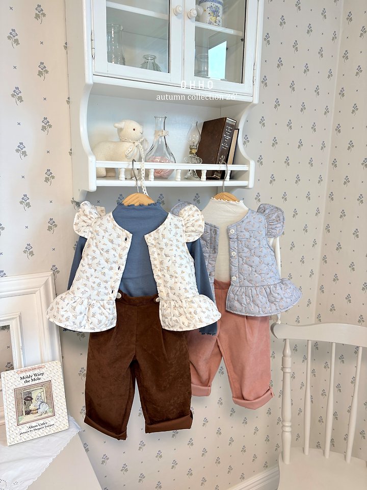 Rose Quilting Frill Vest by Ohho for Child - view 2