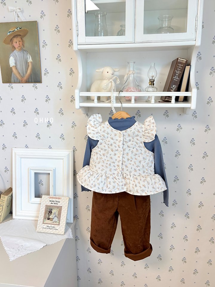 Rose Quilting Frill Vest by Ohho for Child - view 4