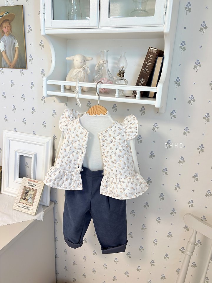 Rose Quilting Frill Vest by Ohho for Child - view 5