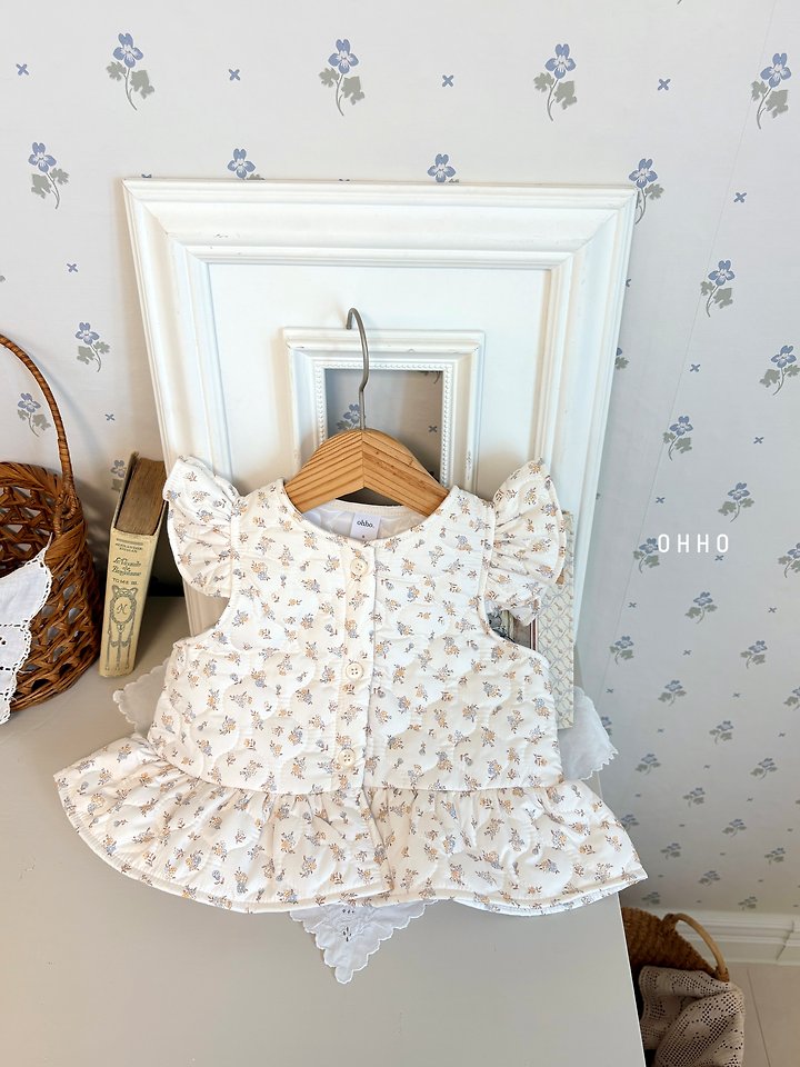 Rose Quilting Frill Vest by Ohho for Child - view 10