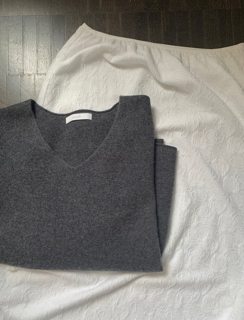 Cashmere V-neck Knit Pullover by Pomelo for Women - view 12