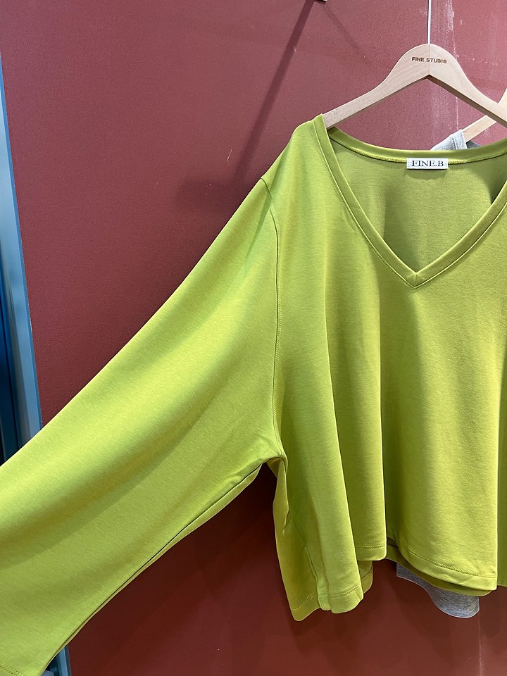 Flow V Sweatshirt by The Fine.b for Women - view 8