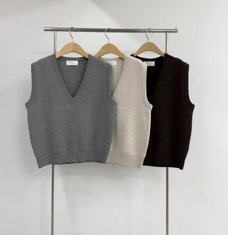 Daily Vest by Yikho for Women - view 11