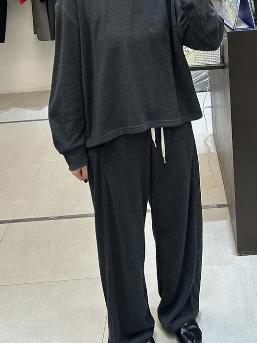 Cierre Sweatshirt + Cutline Pants Set by Merry J for Women - catalog view