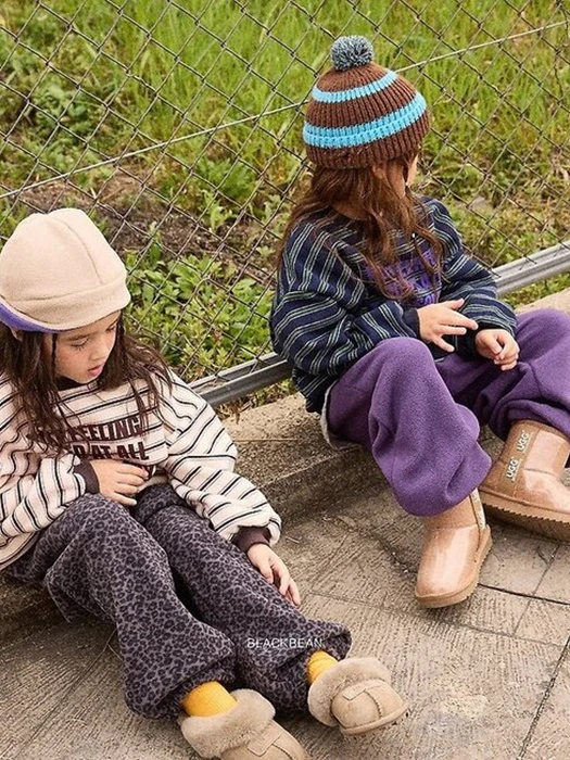Feeling Sweatshirt Feeling Sweatshirt by Black Bean for Child - catalog view