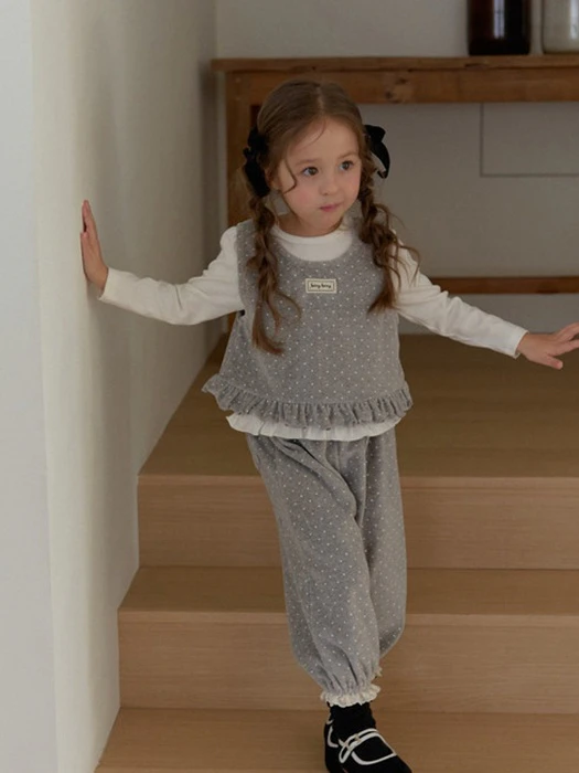 Ddarung Ee Vest Set by Berry Berry for Child - catalog view