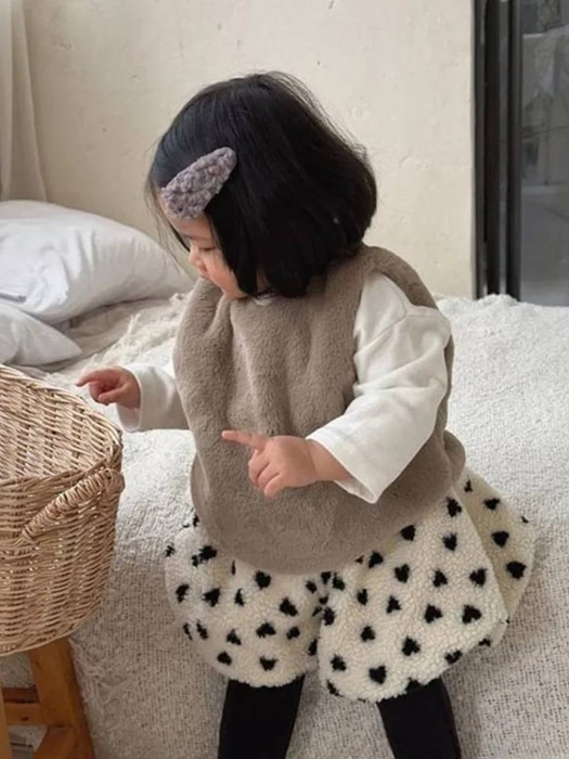 Cozy Fur Vest Cozy Fur Vest by Guru Guru for Baby - catalog view