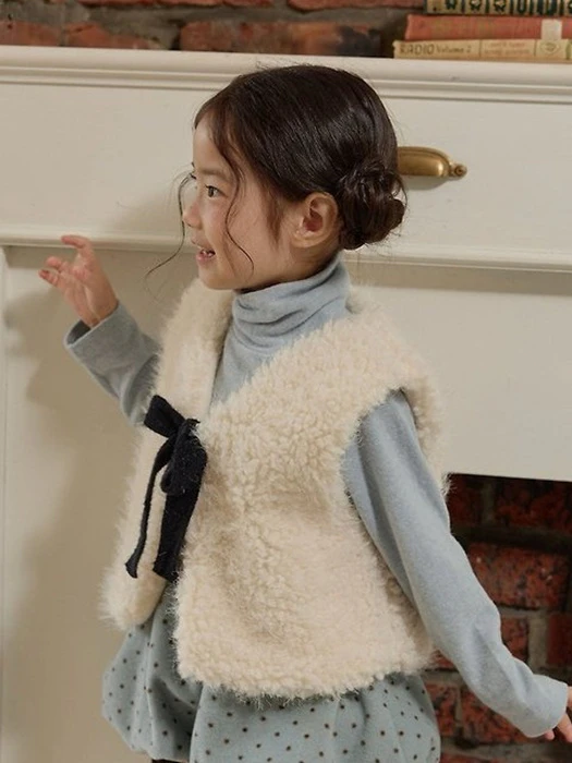 Cloud Fur Vest Cloud Fur Vest by Melikey for Child - catalog view