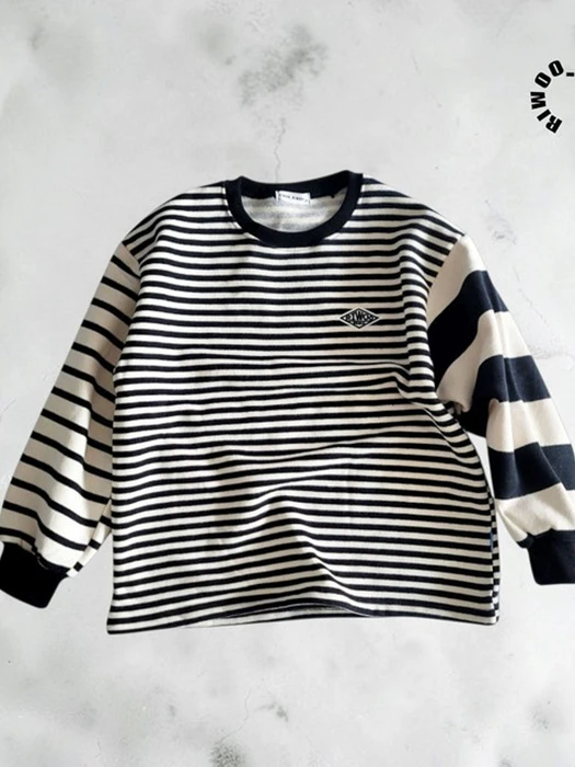 Multi 35 Sweatshirt Multi 35 Sweatshirt by Riwoo Riwoo for Child - catalog view