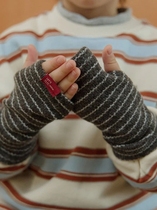 Fingerhole Warmer Fingerhole Warmer by Hikiki for Child - catalog view