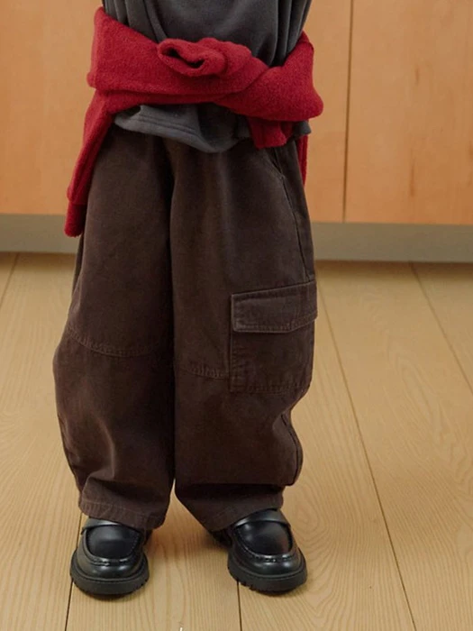 Pocket Curved Pants by Hikiki for Child - catalog view
