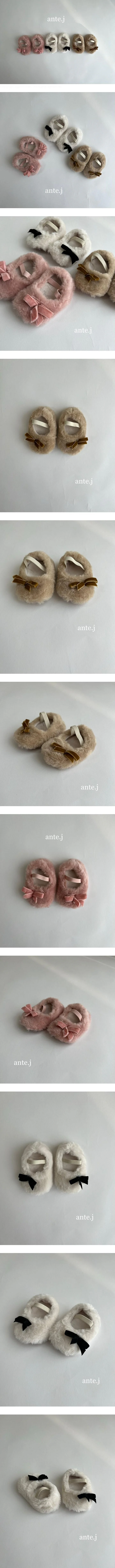 Mini Fleece Ribbon Bunch Shoes by Ante J for Child - view 1