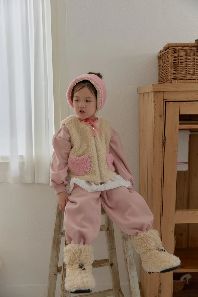 Monggle Fur Vest + Warmer Set by Berry Berry for Child - view 6