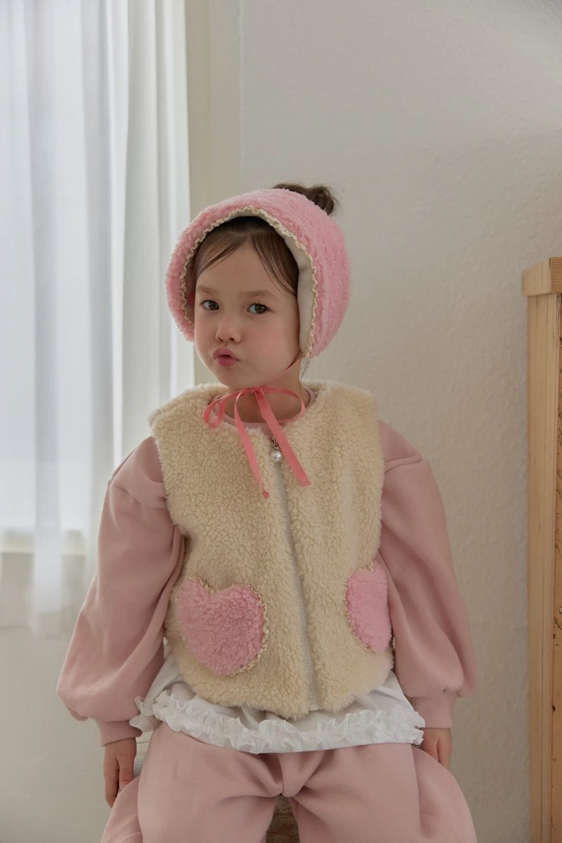 Monggle Fur Vest + Warmer Set by Berry Berry for Child - view 8