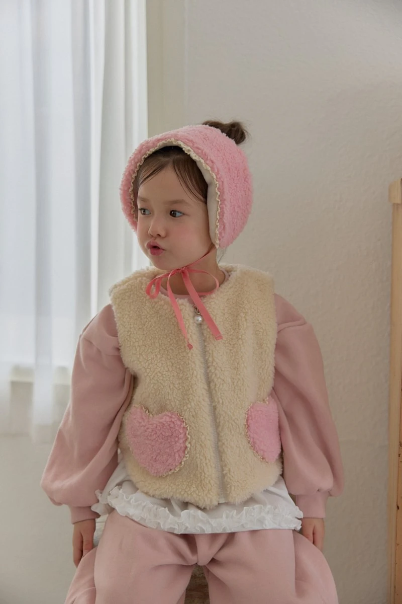 Monggle Fur Vest + Warmer Set by Berry Berry for Child - view 9