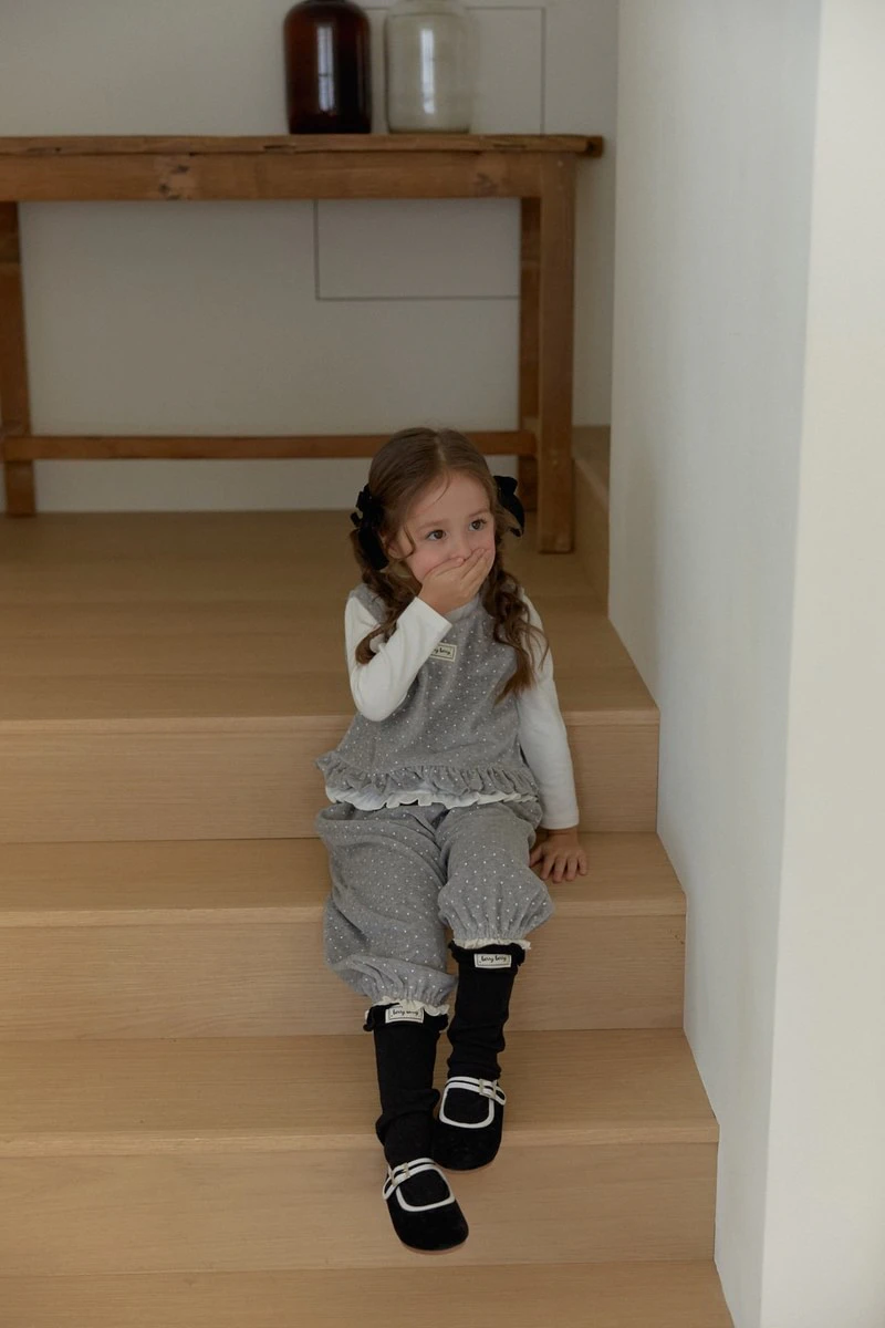 Ddarung Ee Vest Set by Berry Berry for Child - view 10