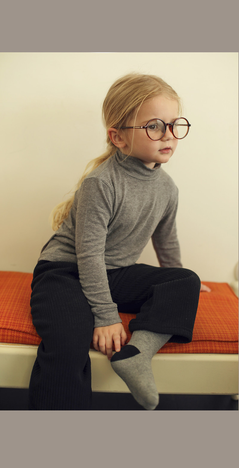 Butter Mock Neck Tee by Bien a Bien for Child - view 9