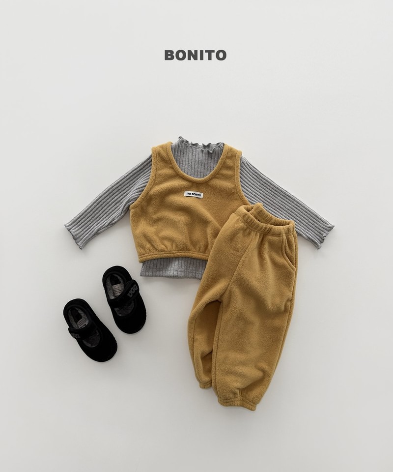 Biscuit Vest Top & Bottom Set by Bonito for Child - view 5