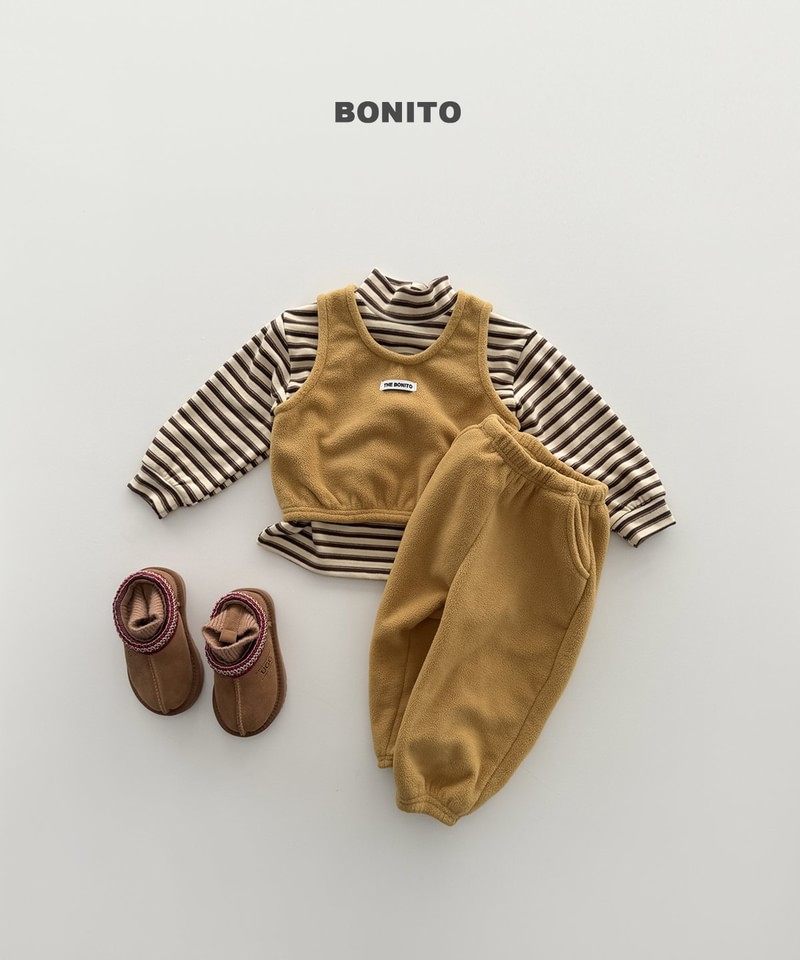 Biscuit Vest Top & Bottom Set by Bonito for Child - view 4