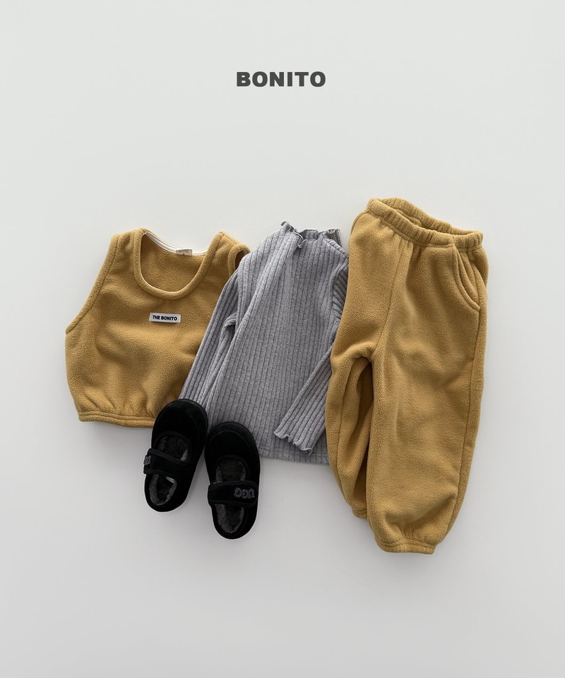 Biscuit Vest Top & Bottom Set by Bonito for Child - view 6