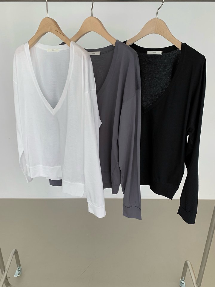 Deep V-Neck Silket Sweatshirt by Cover for Women - view 6
