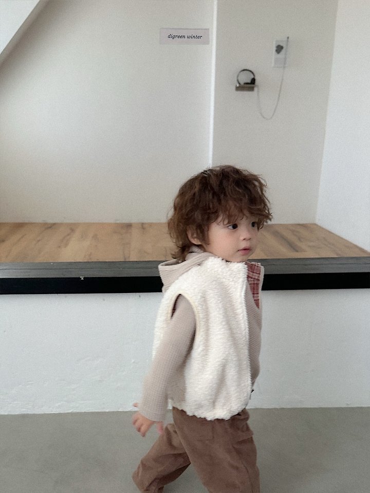 Reversible Vest by Digreen for Child - view 11