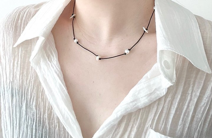 Point Pawbe Pearl Necklace by Eeiitt for Women - view 2