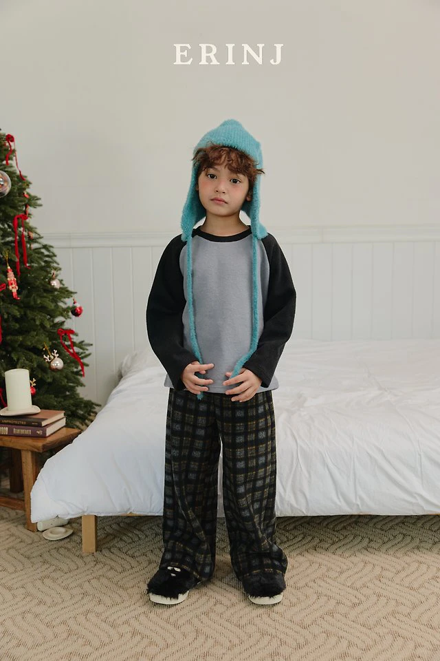 Tail Stretch Raglan Tee by Erin J for Child - view 4