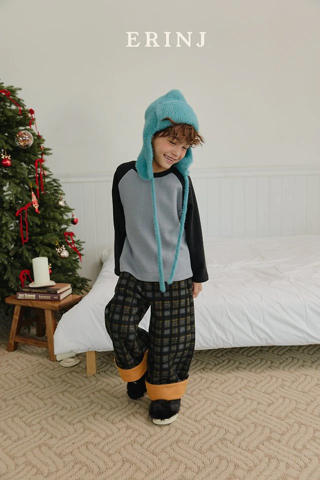 Tail Stretch Raglan Tee by Erin J for Child - view 6
