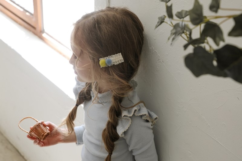 Pretzels Hairpin by Flo for Child - view 6