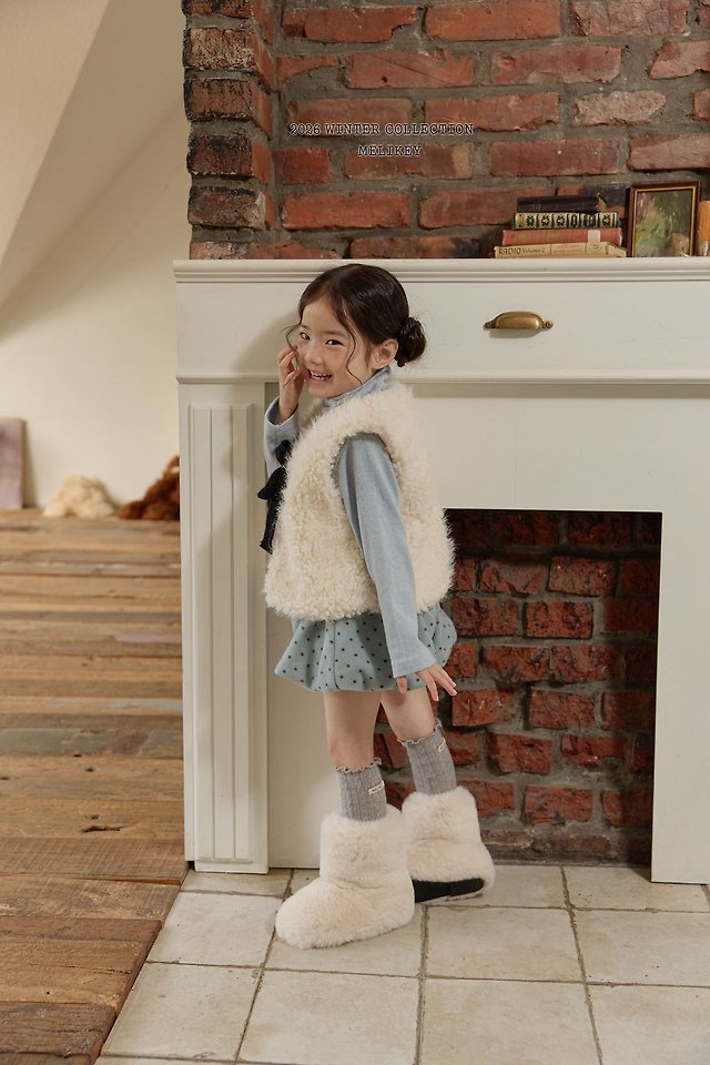 Cloud Fur Vest by Melikey for Child - view 9