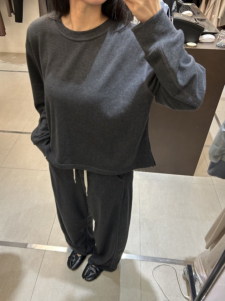 Cierre Sweatshirt + Cutline Pants Set by Merry J for Women - view 4